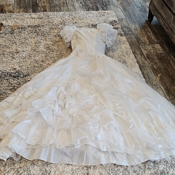 Elegant White Kids Dress - Picture 1 of 14